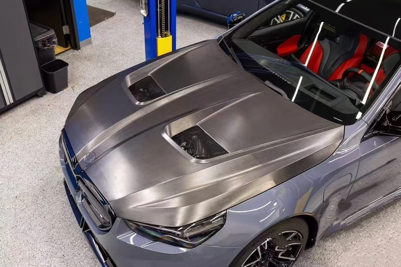 Motorhuv Ventilerad Torrkolfiber – BMW M5 (G90)